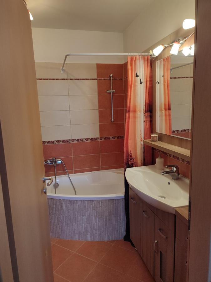 Larix Apartman Sárvár Exteriér fotografie